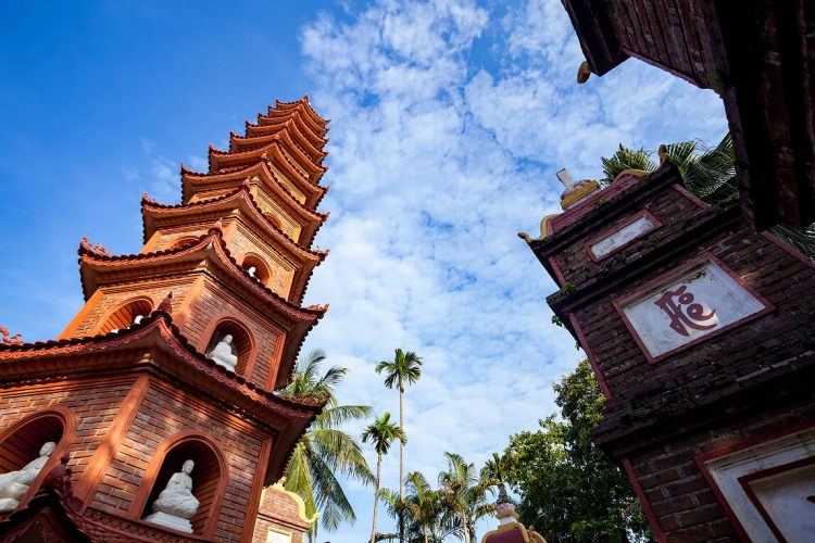 La Pagoda de Tran Quoc en Hanoi - vietnam del norte