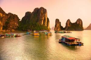 La hermosa Bahía de Ha Long, Vietnam, Agencias de Viajes Vietnam
