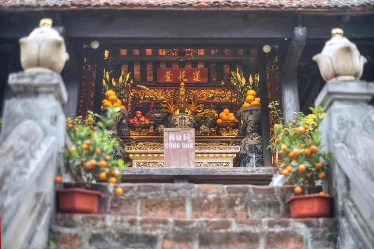one pillar pagoda