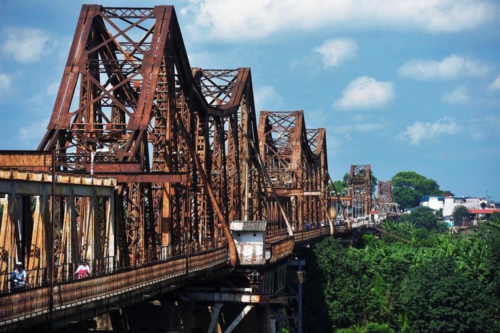 long bien bridge