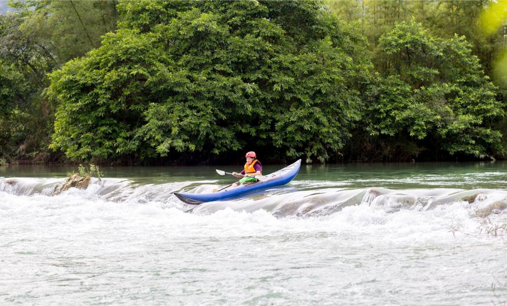 Kayak en el río Quay Son, Cao Bang, Cao Bang