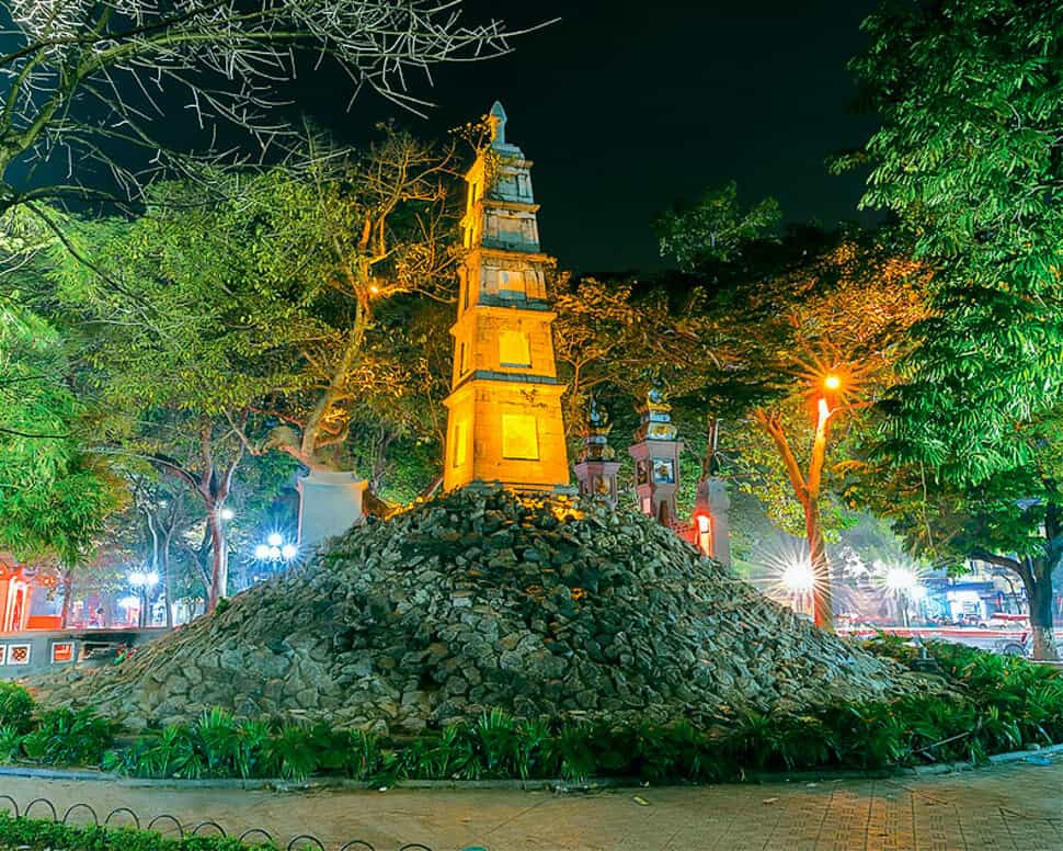 ngoc son temple