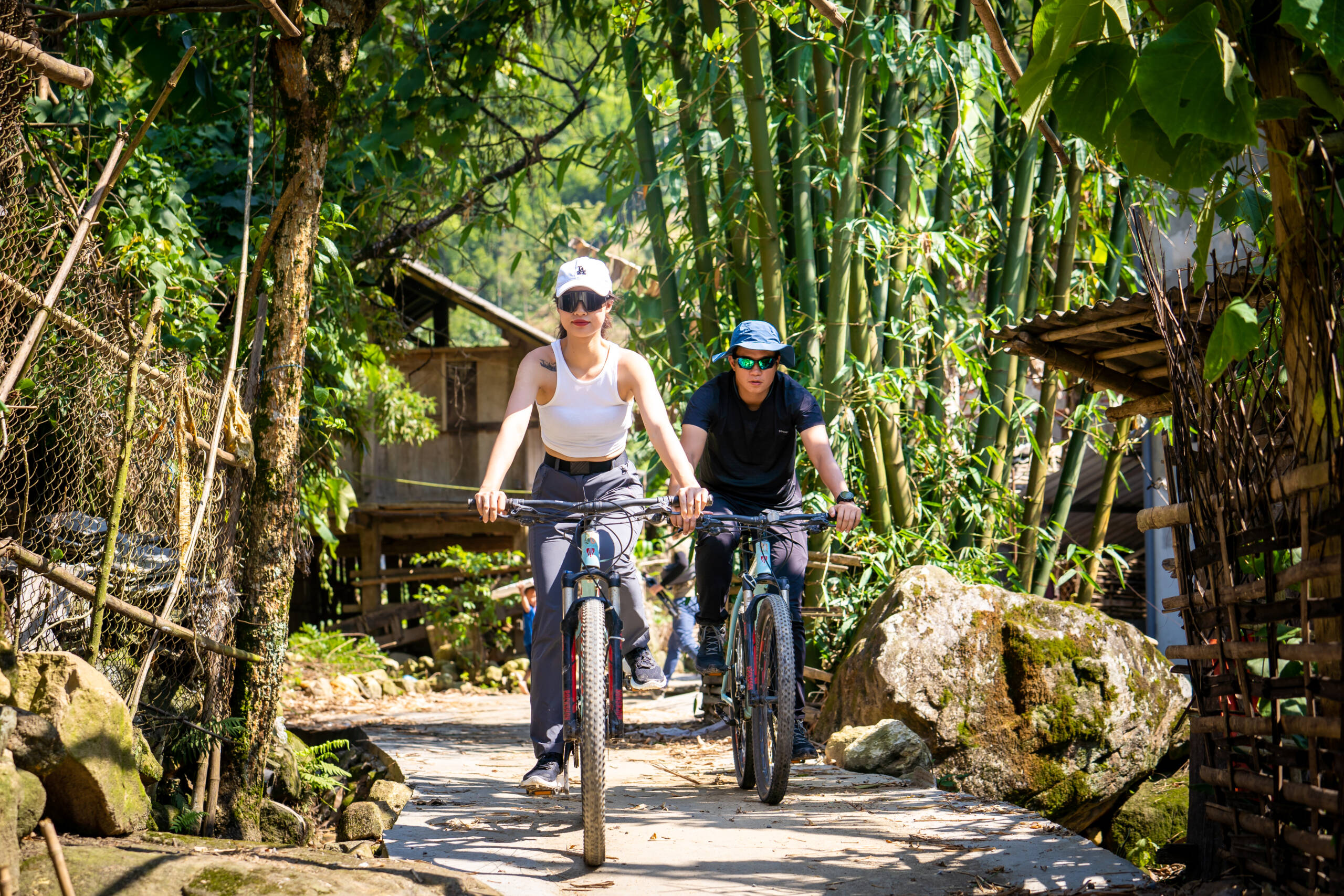 Agencias de viajes españolas en VietnamNam Cang_Cycling