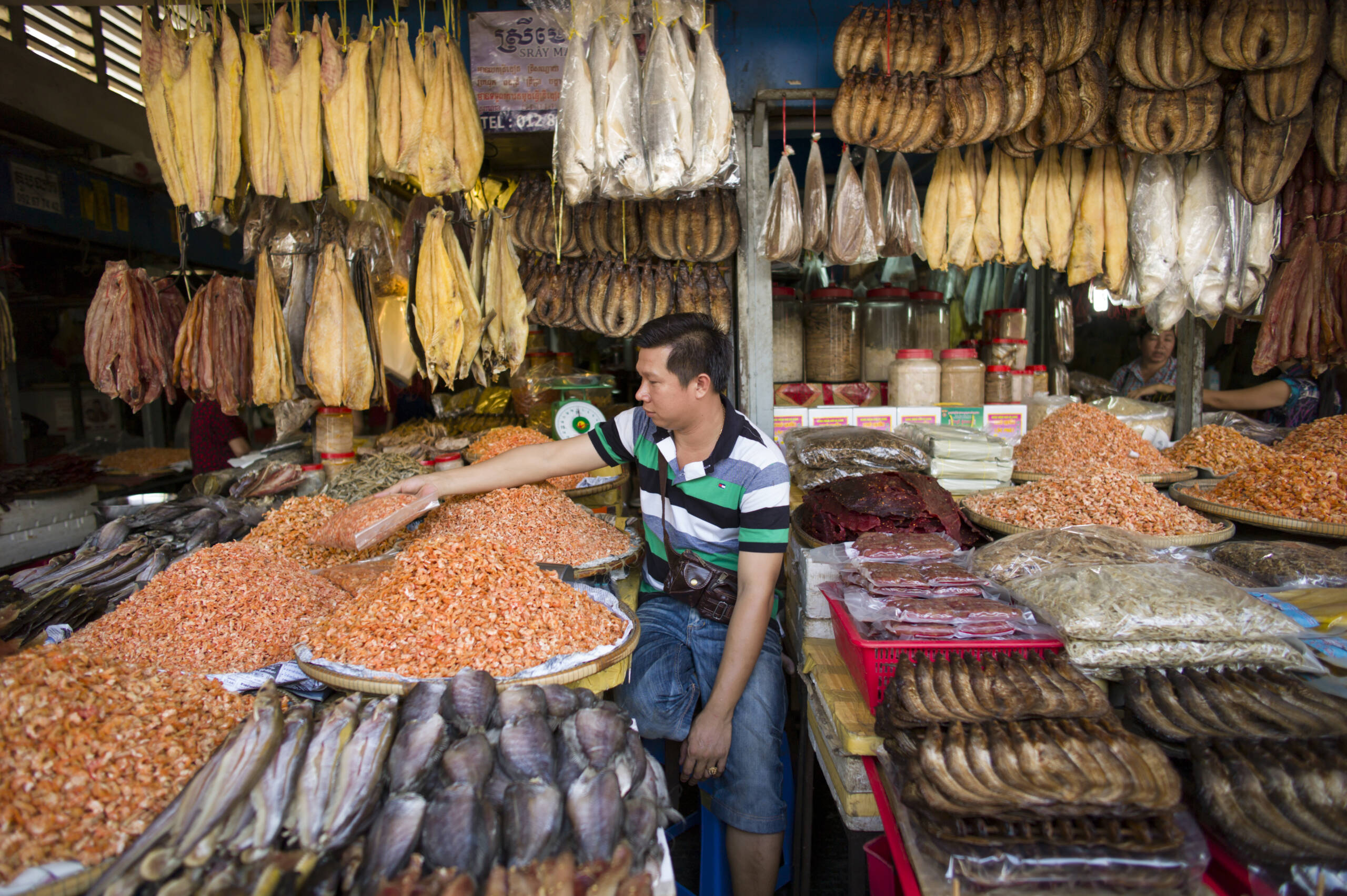 viajes combinados vietnam camboya La comida callejera frente a la cultura del mercado