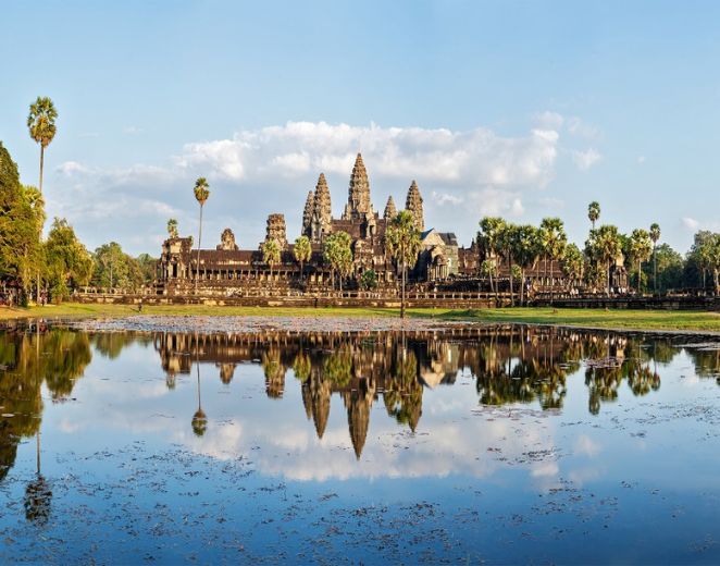 Explora el magnífico Angkor y déjate envolver por su energía misteriosa y divina.